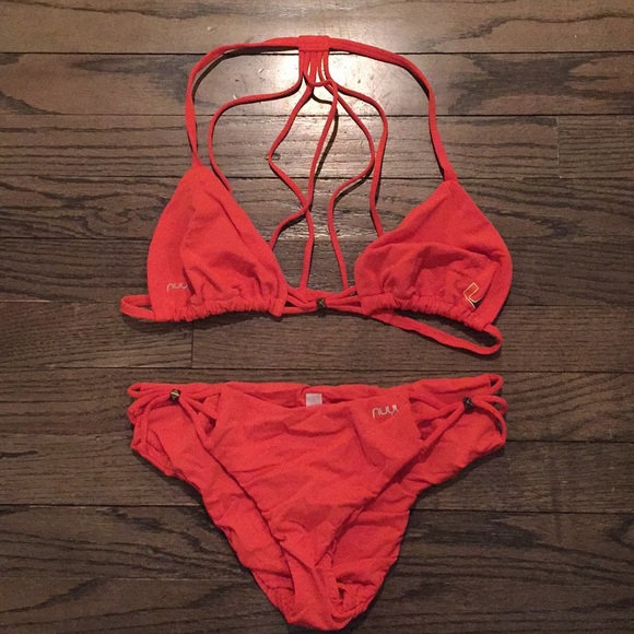 Bikini - Picture 1 of 5